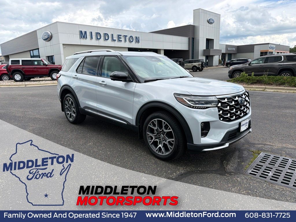 Used 2025 Ford Explorer - photo 1