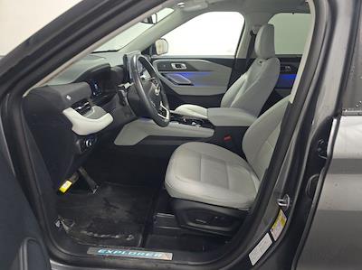 Used 2025 Ford Explorer - photo 1