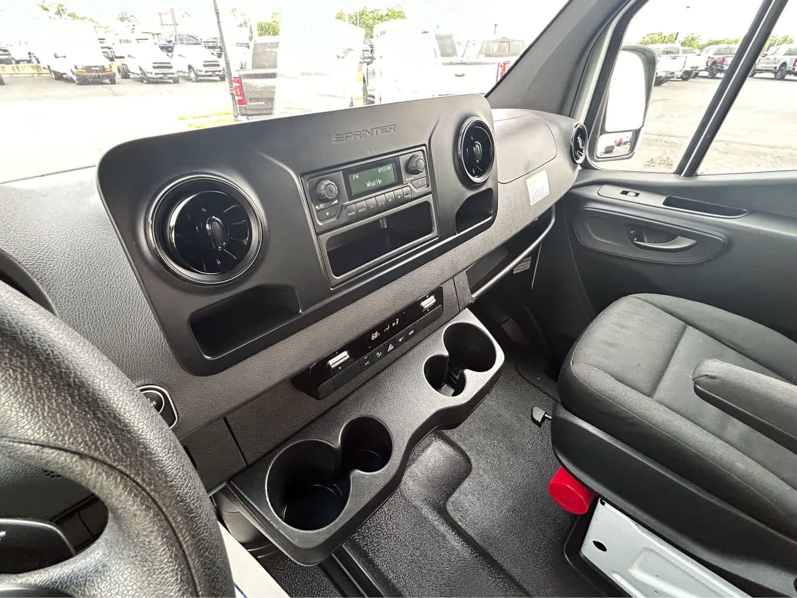 Used 2019 Freightliner Sprinter - photo 23