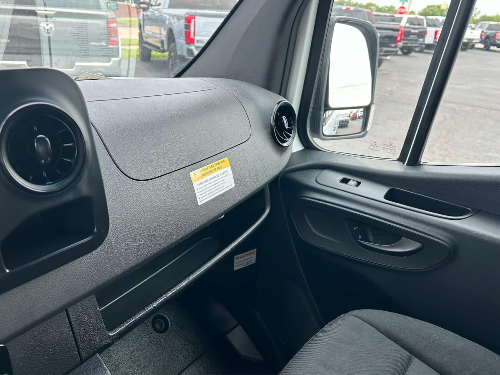 Used 2019 Freightliner Sprinter - photo 31