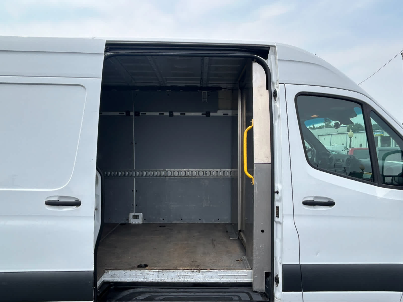 Used 2019 Freightliner Sprinter - photo 8