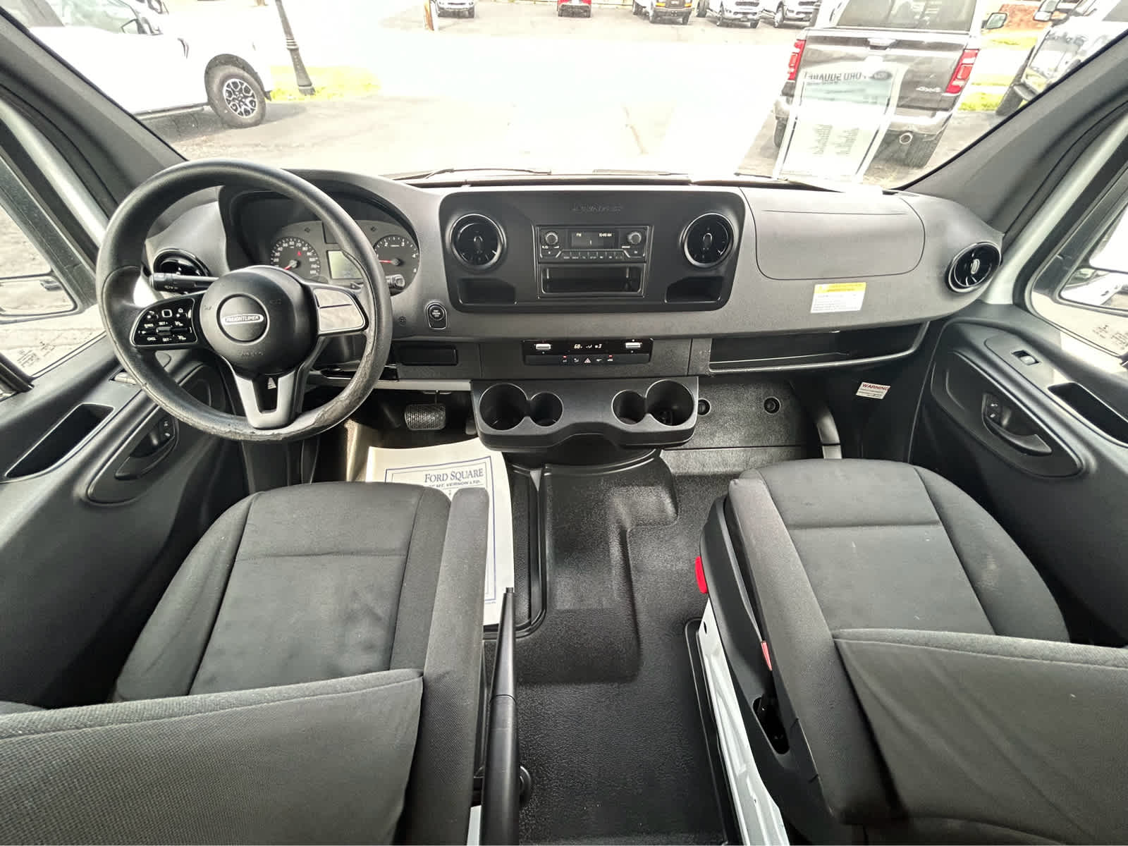 Used 2019 Freightliner Sprinter - photo 10
