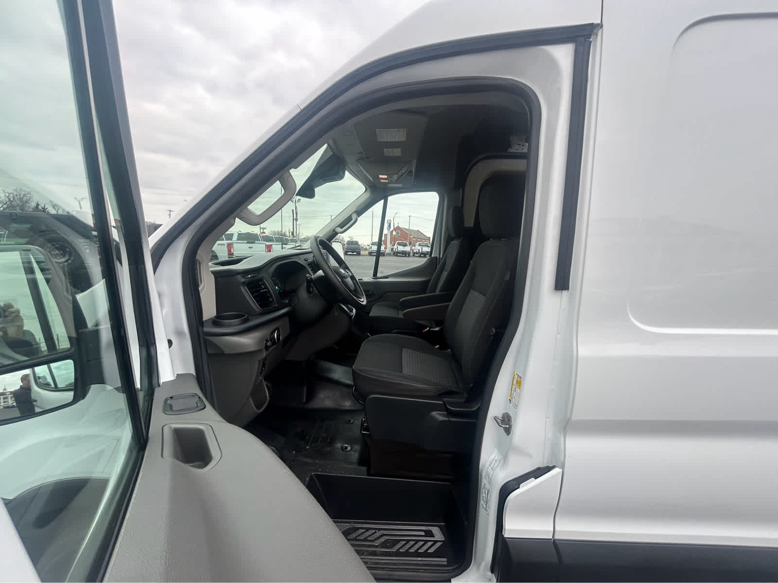 Used 2023 Ford Transit 250 - photo 14