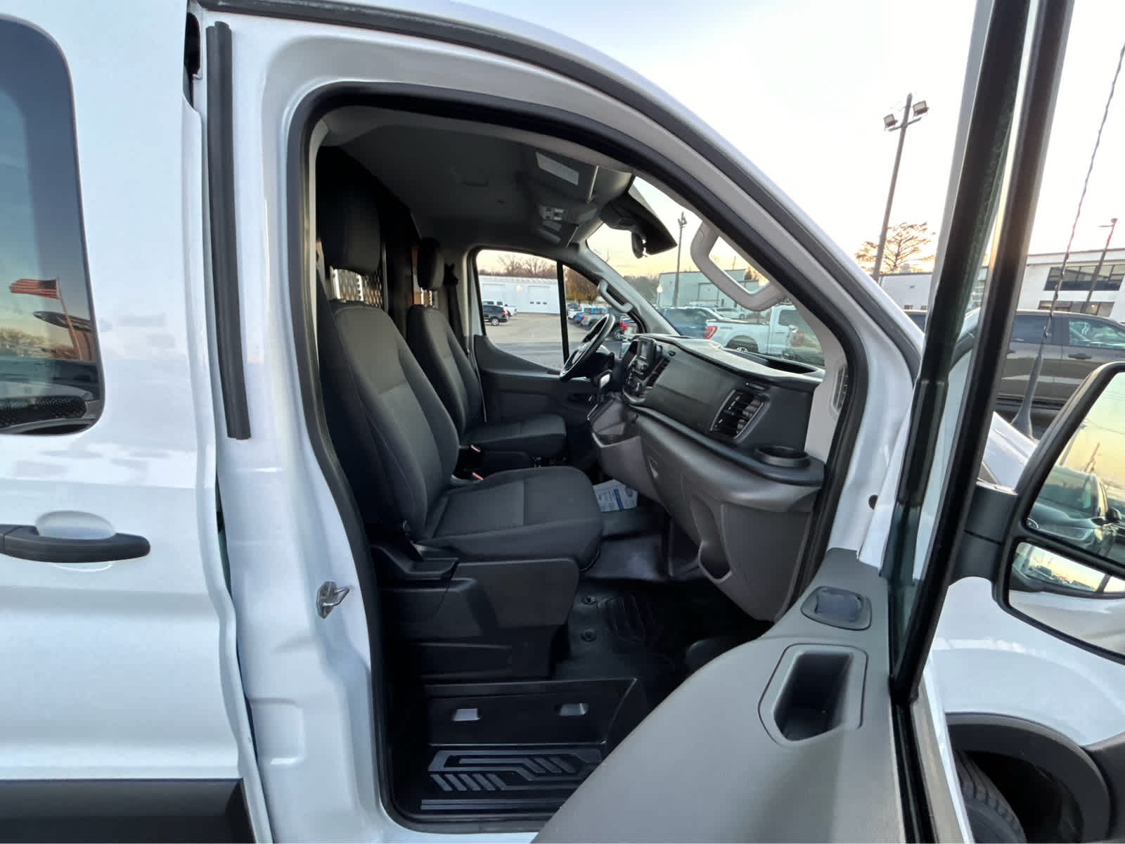 Used 2023 Ford Transit 250 - photo 13