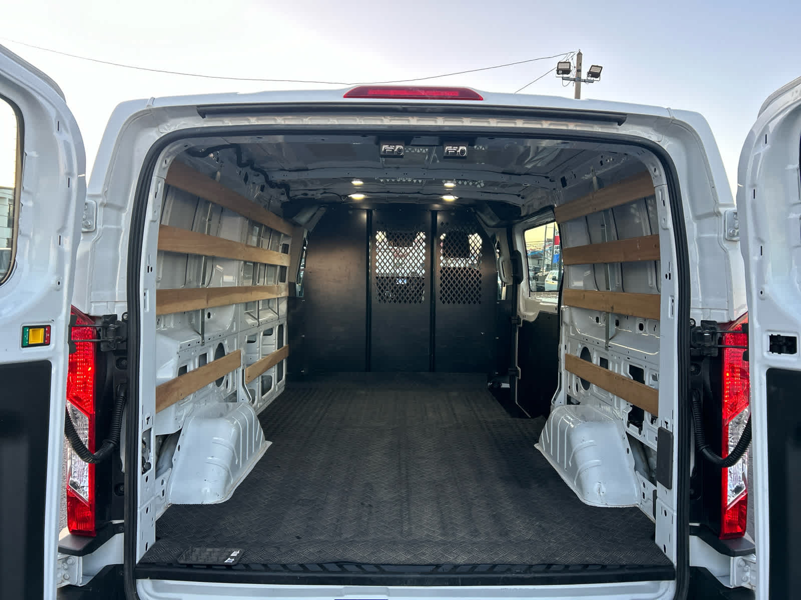 Used 2023 Ford Transit 250 - photo 9