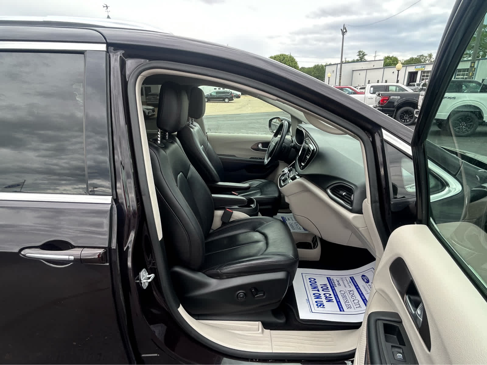 Used 2018 Chrysler Pacifica - photo 24