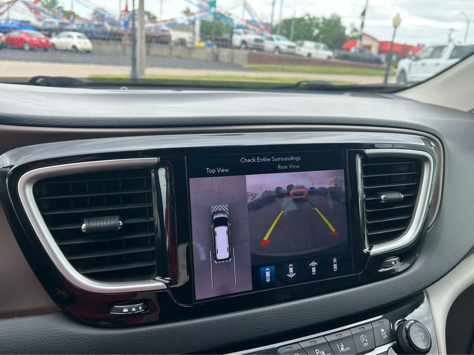 Used 2018 Chrysler Pacifica - photo 34