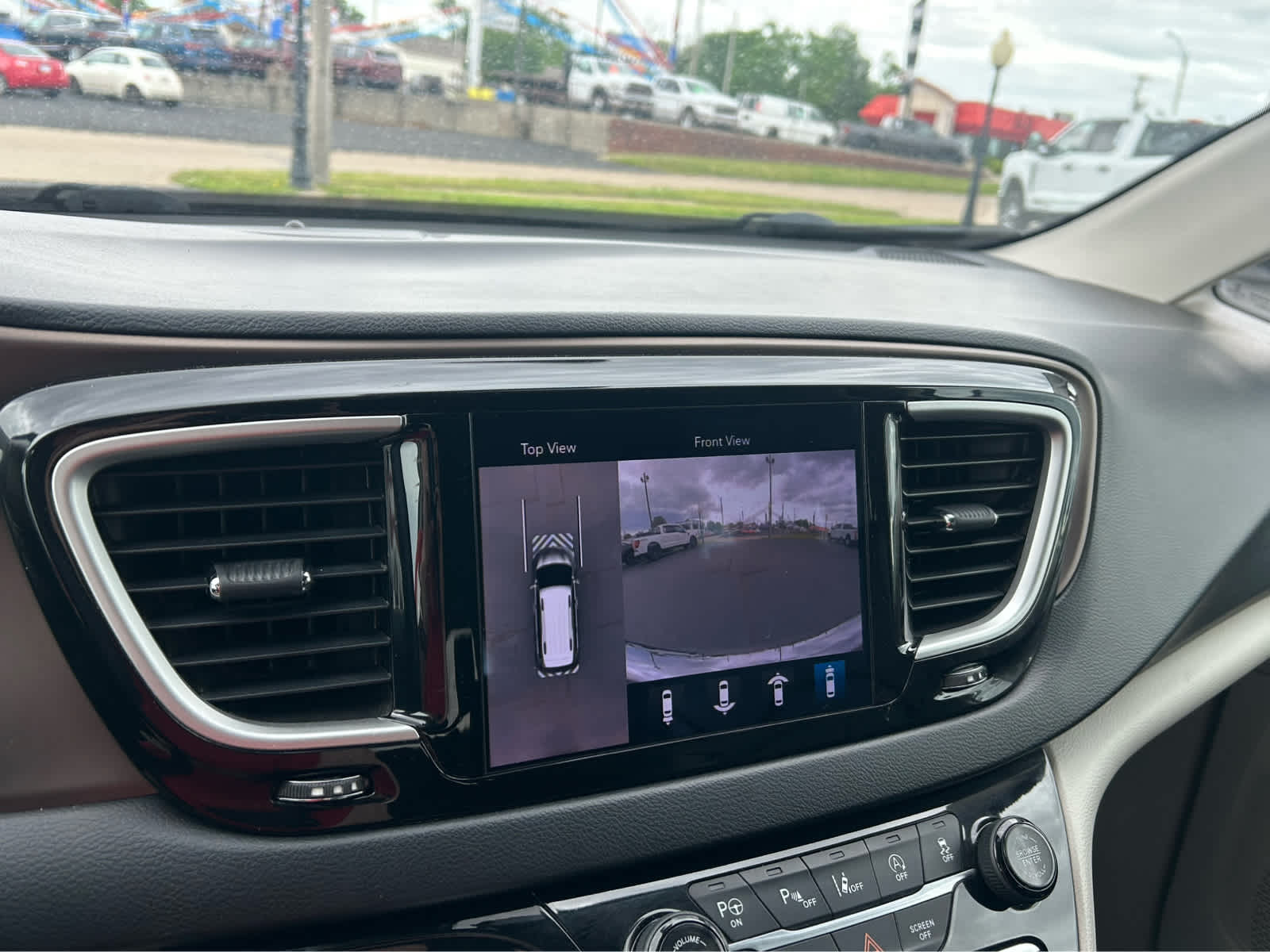 Used 2018 Chrysler Pacifica - photo 37