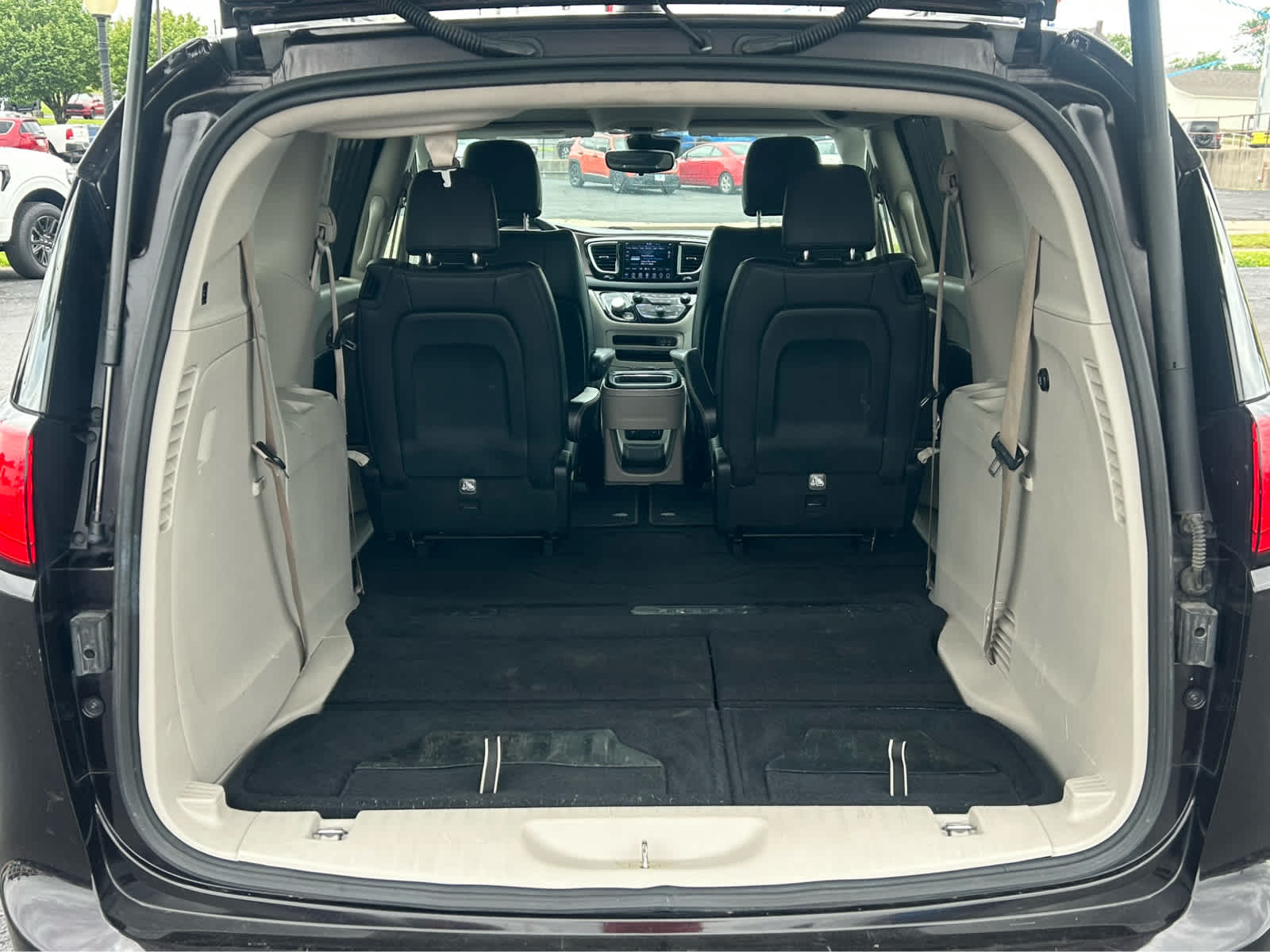Used 2018 Chrysler Pacifica - photo 10