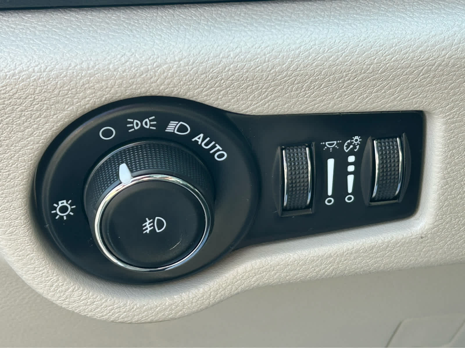 Used 2023 Chrysler Pacifica - photo 27
