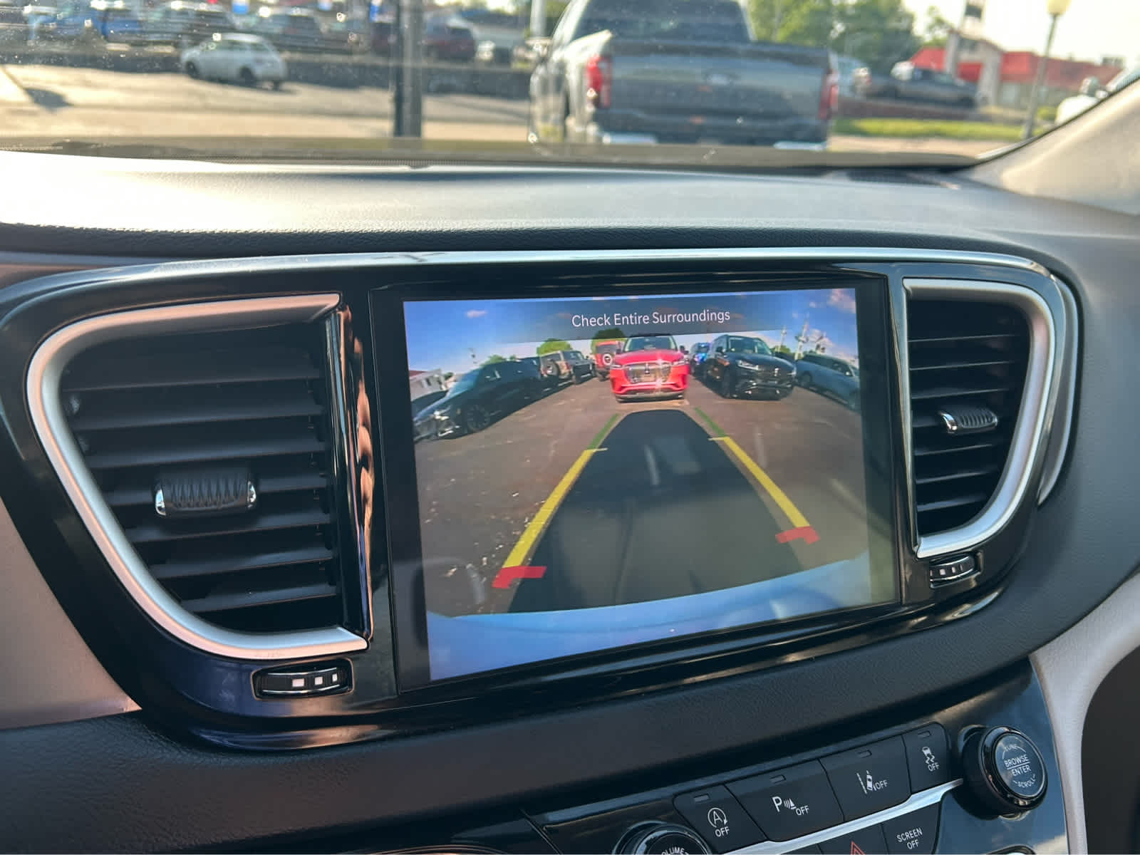 Used 2023 Chrysler Pacifica - photo 34