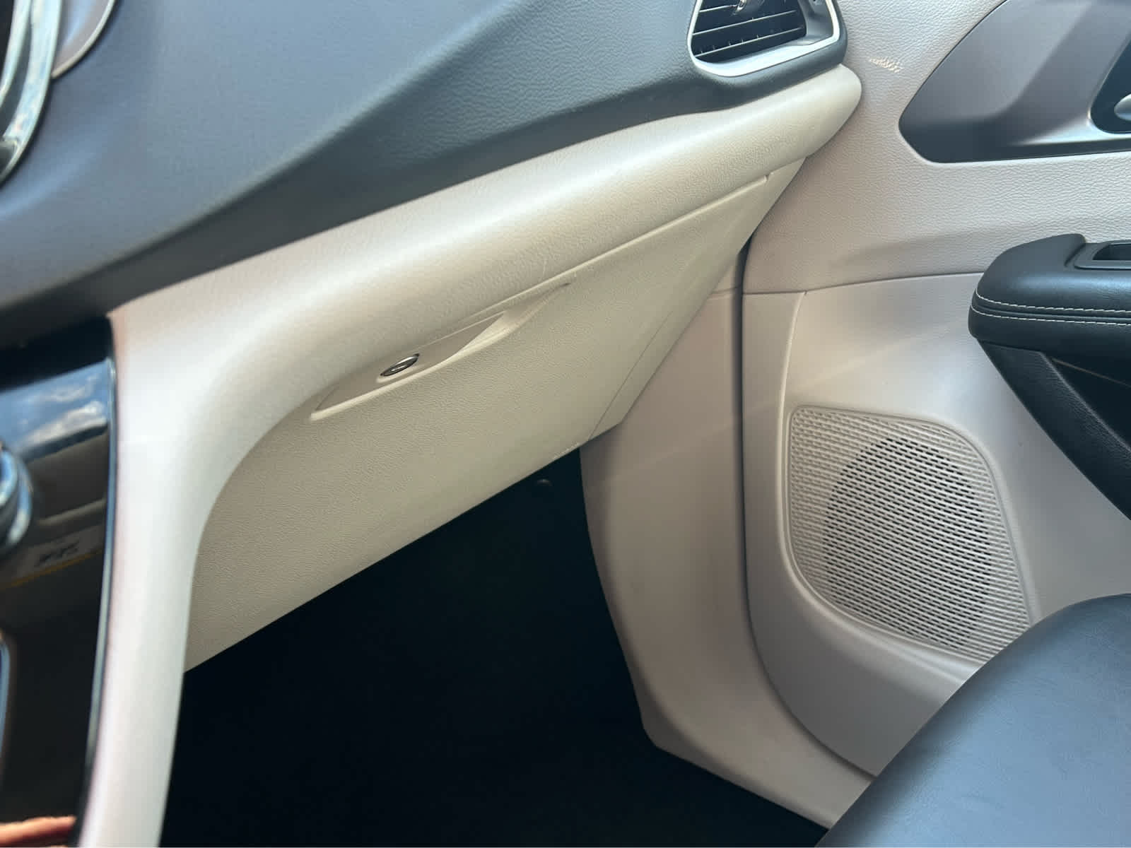 Used 2023 Chrysler Pacifica - photo 50