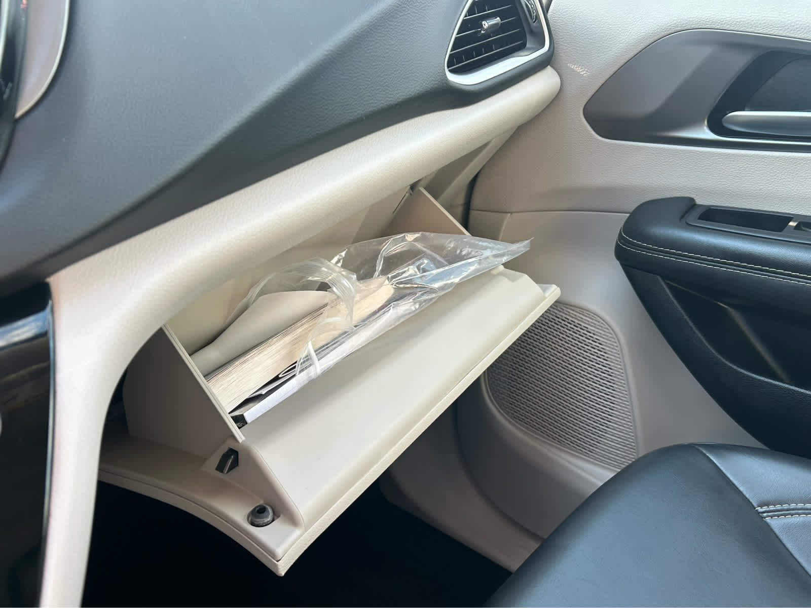 Used 2023 Chrysler Pacifica - photo 51