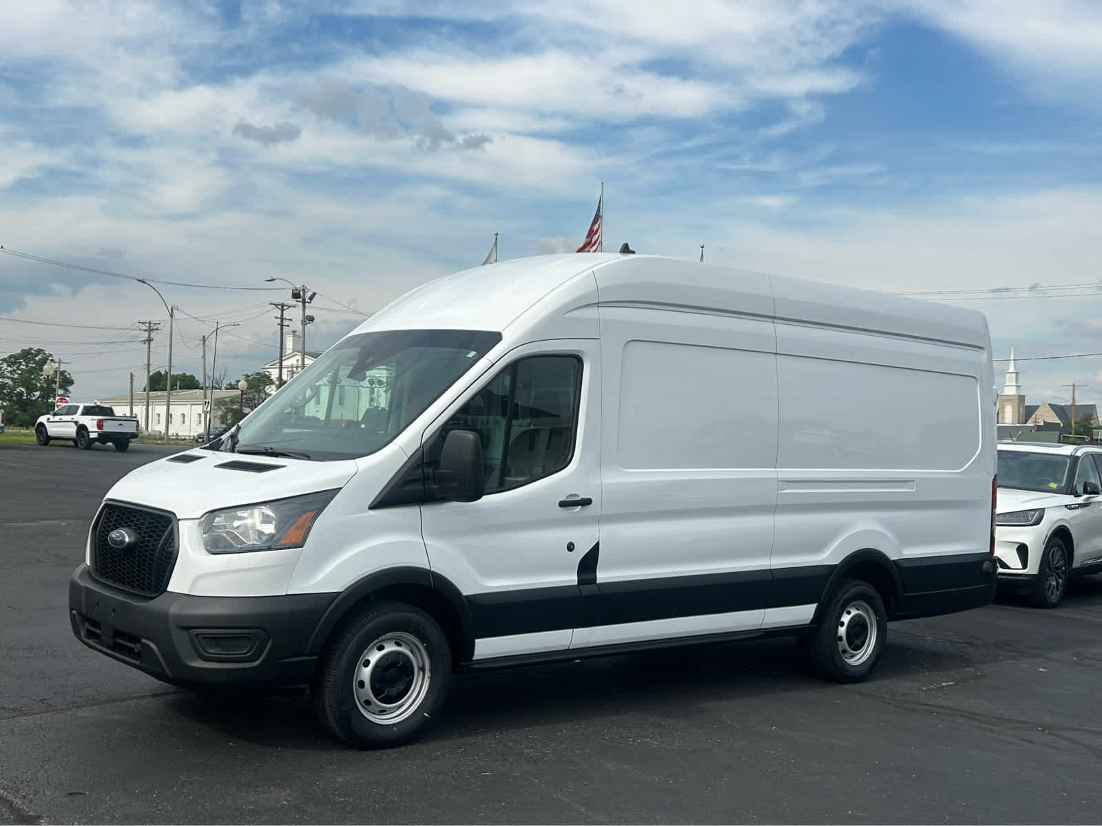 Used 2023 Ford Transit 250 - photo 2