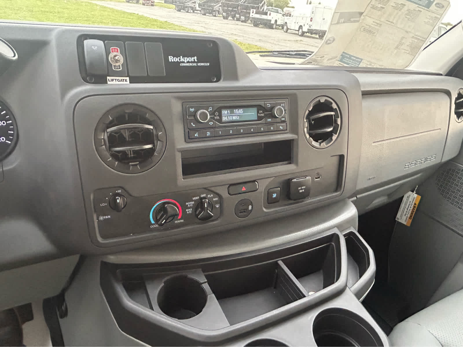 New 2027 Ford E-450 - photo 31