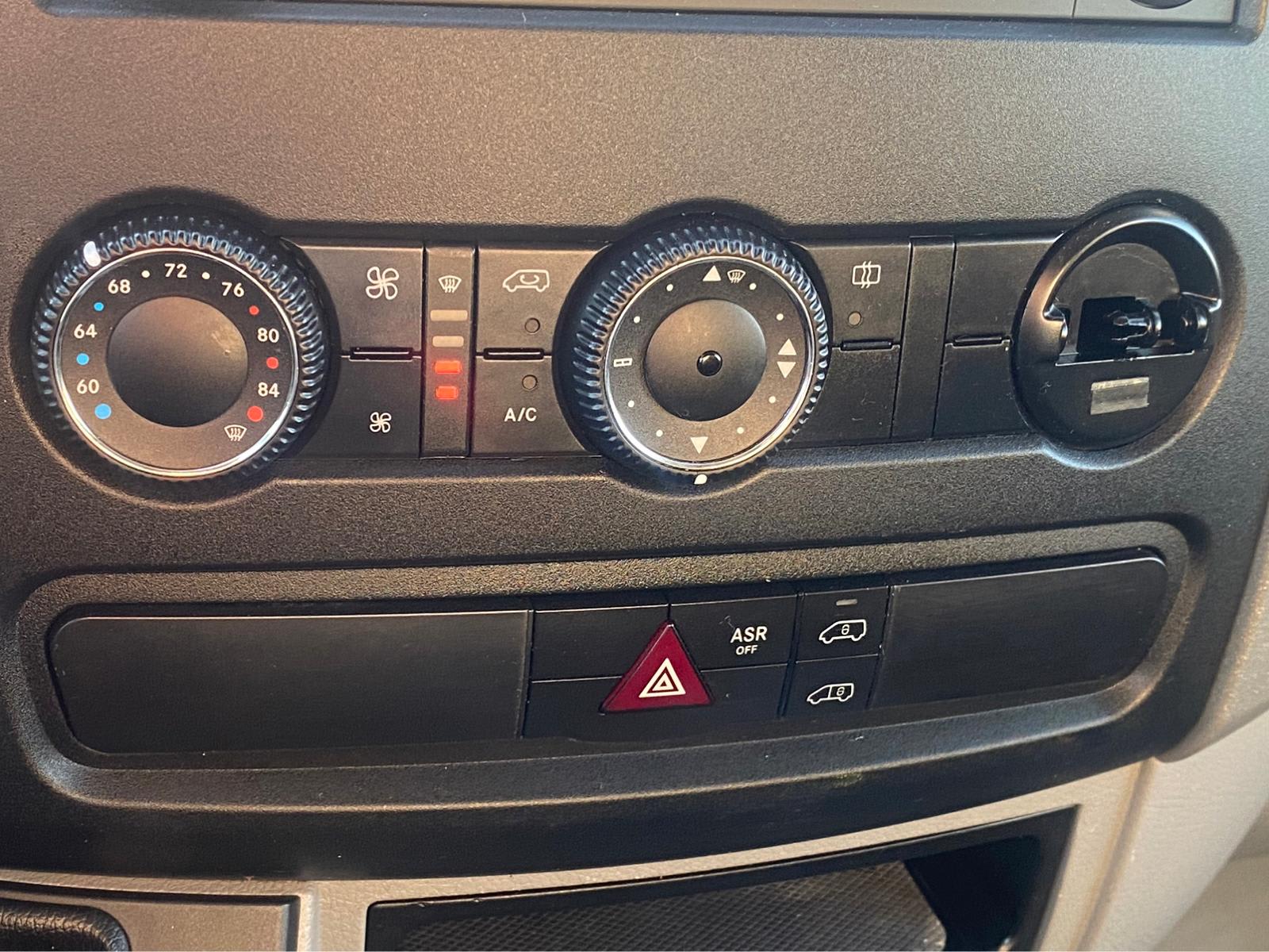 Used 2015 Freightliner Sprinter 2500 - photo 28