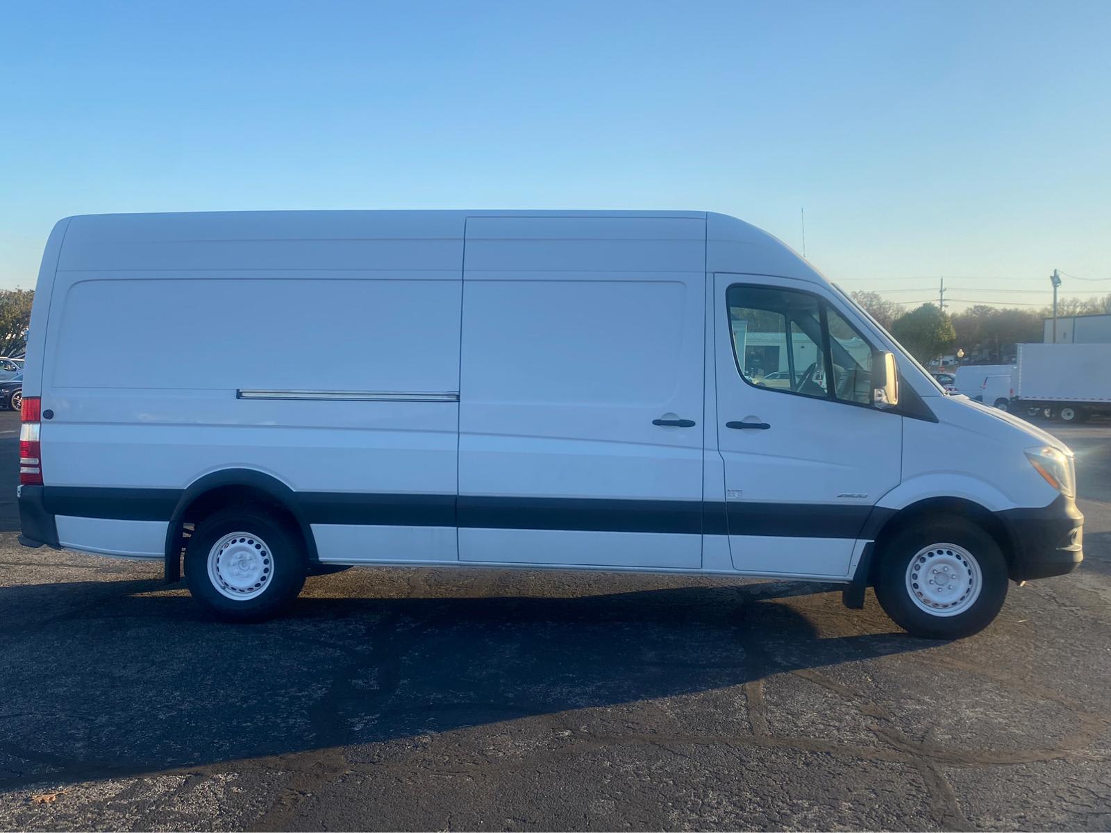 Used 2015 Freightliner Sprinter 2500 - photo 7