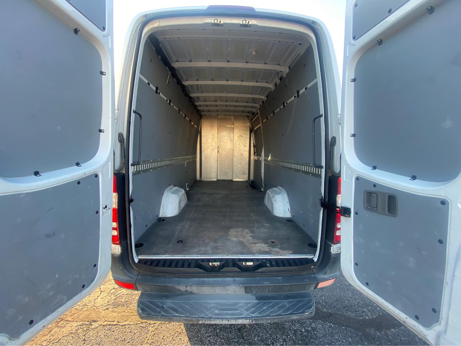 Used 2015 Freightliner Sprinter 2500 - photo 10