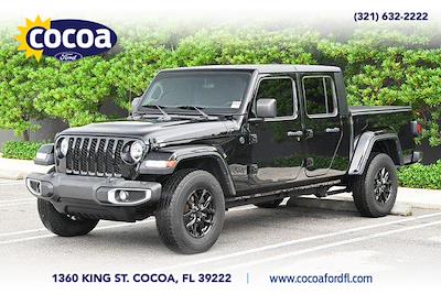 Used 2022 Jeep Gladiator - photo 1