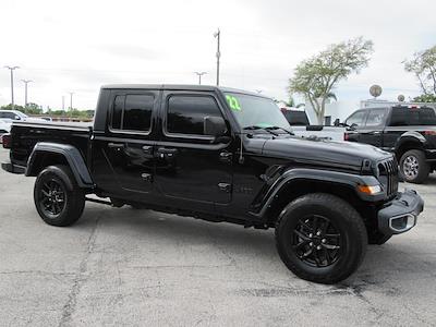 Used 2022 Jeep Gladiator - photo 1