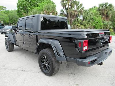 Used 2022 Jeep Gladiator - photo 1