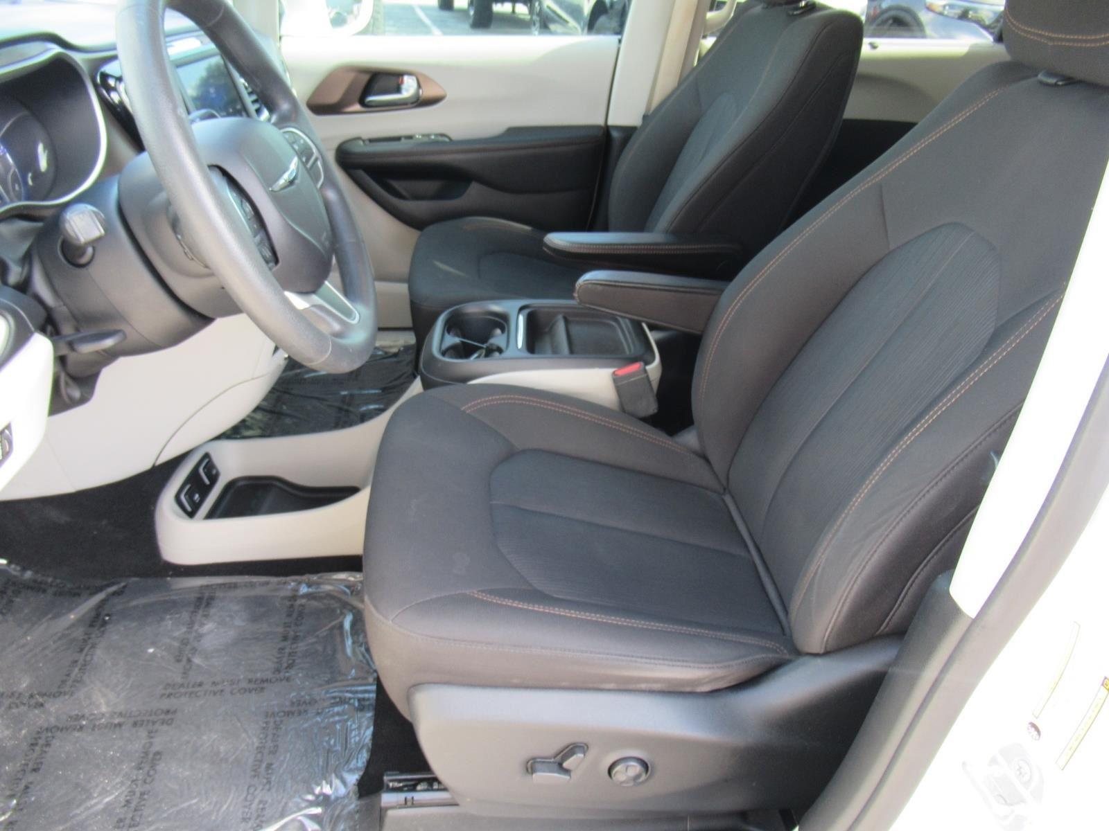 Used 2018 Chrysler Pacifica - photo 18