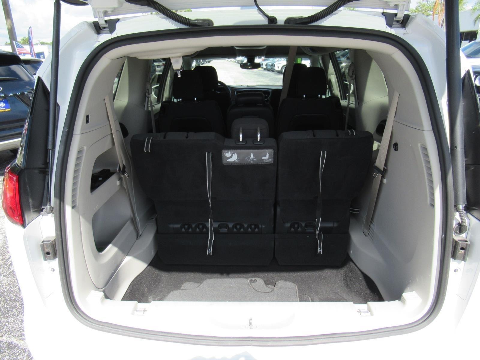 Used 2018 Chrysler Pacifica - photo 32