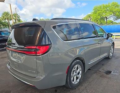 2023 Chrysler Pacifica FWD Minivan for sale #P530862 - photo 2