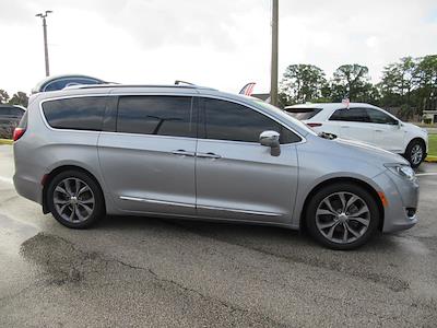 Used 2019 Chrysler Pacifica - photo 2