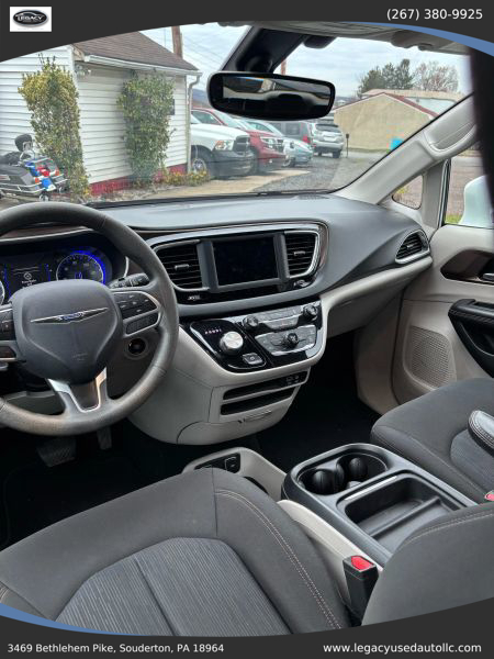 Used 2018 Chrysler Pacifica - photo 23