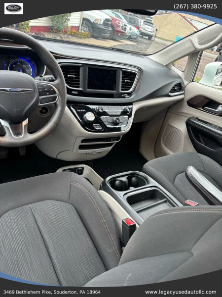 Used 2018 Chrysler Pacifica - photo 25