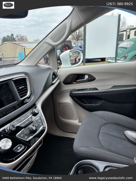 Used 2018 Chrysler Pacifica - photo 30