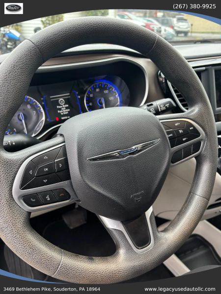 Used 2018 Chrysler Pacifica - photo 31
