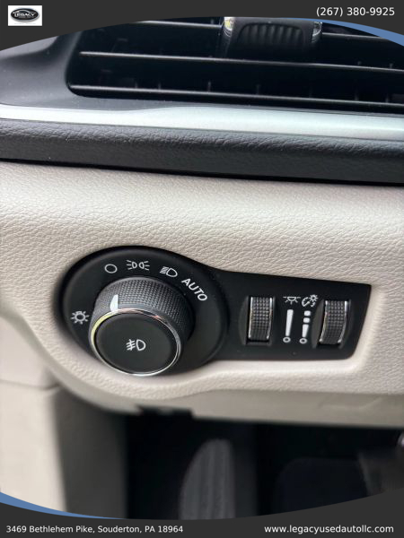 Used 2018 Chrysler Pacifica - photo 34