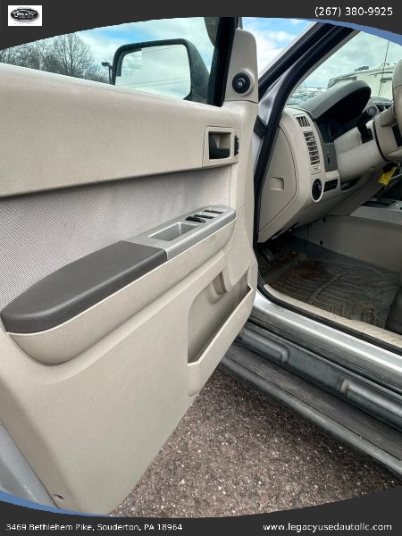 Used 2011 Ford Escape - photo 21