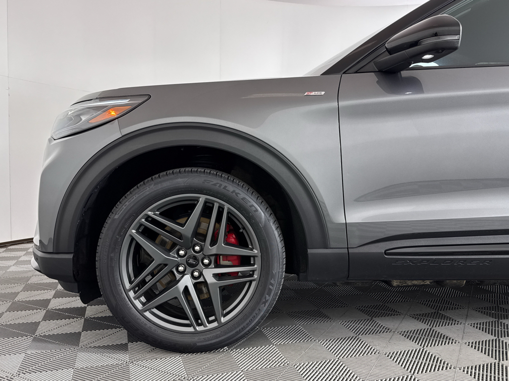 Used 2025 Ford Explorer - photo 20
