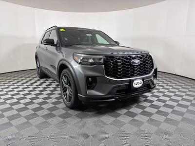Used 2025 Ford Explorer - photo 1