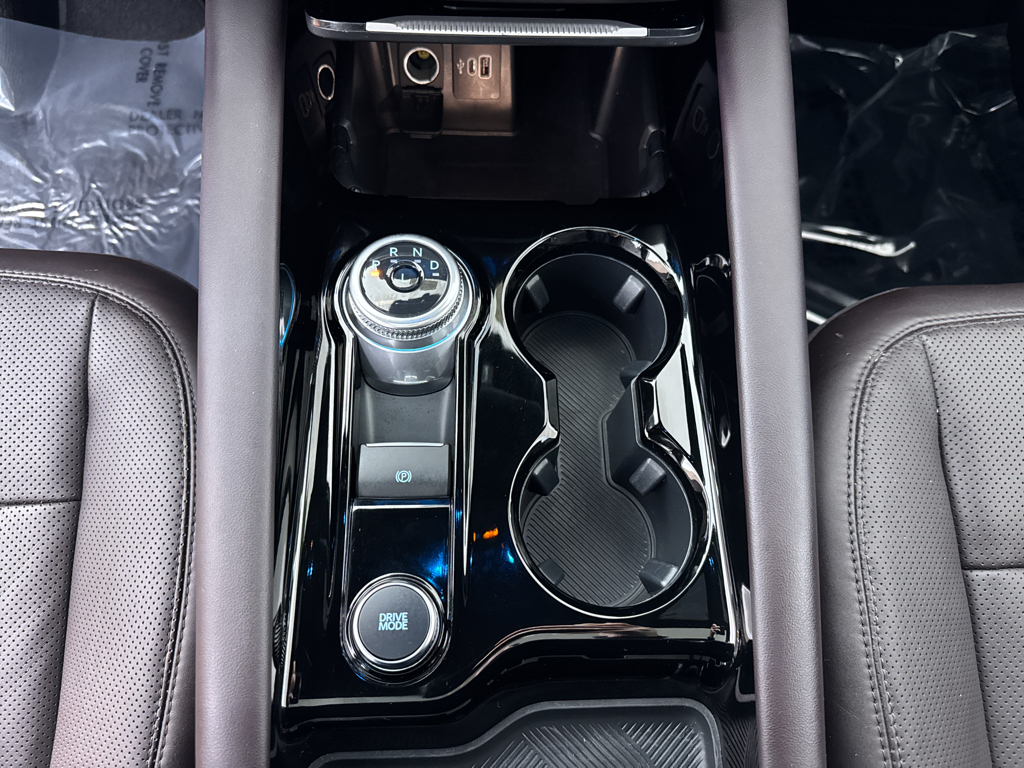 Used 2025 Ford Explorer - photo 24