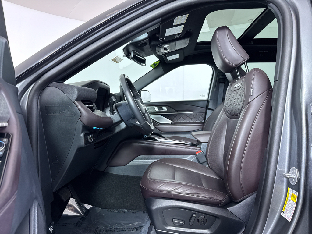 Used 2025 Ford Explorer - photo 6