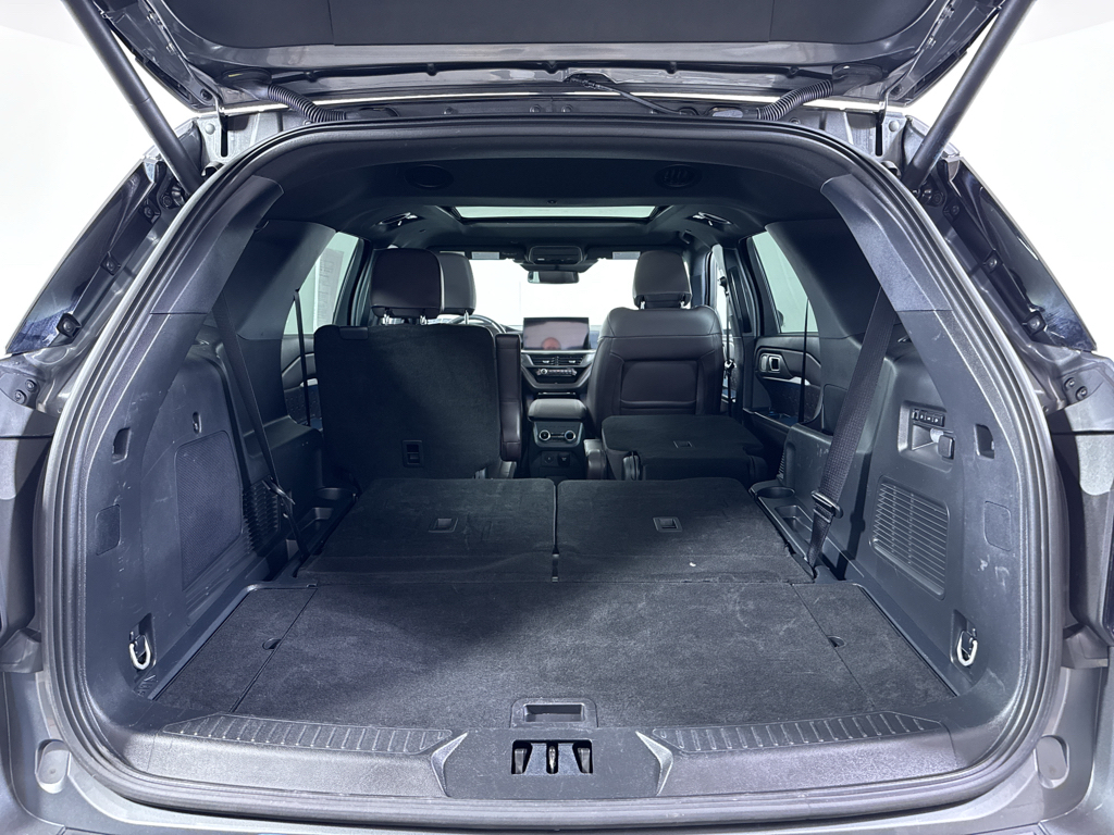 Used 2025 Ford Explorer - photo 8