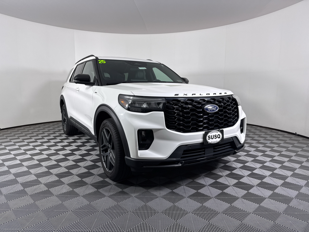 Used 2025 Ford Explorer - photo 1