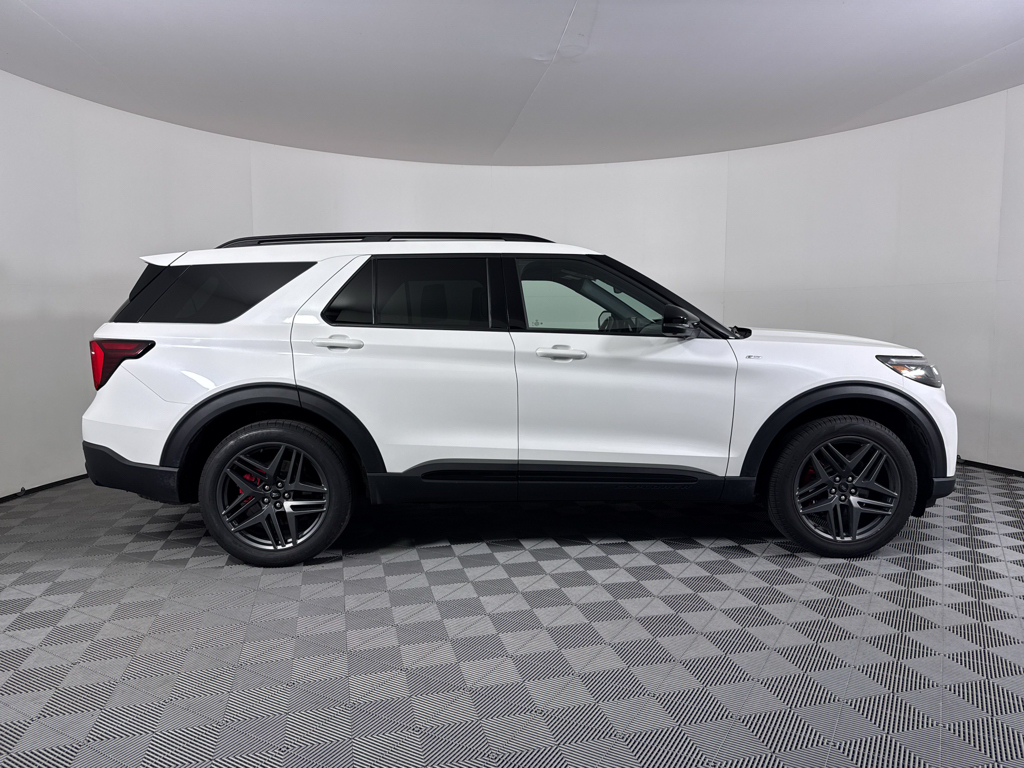 Used 2025 Ford Explorer - photo 13