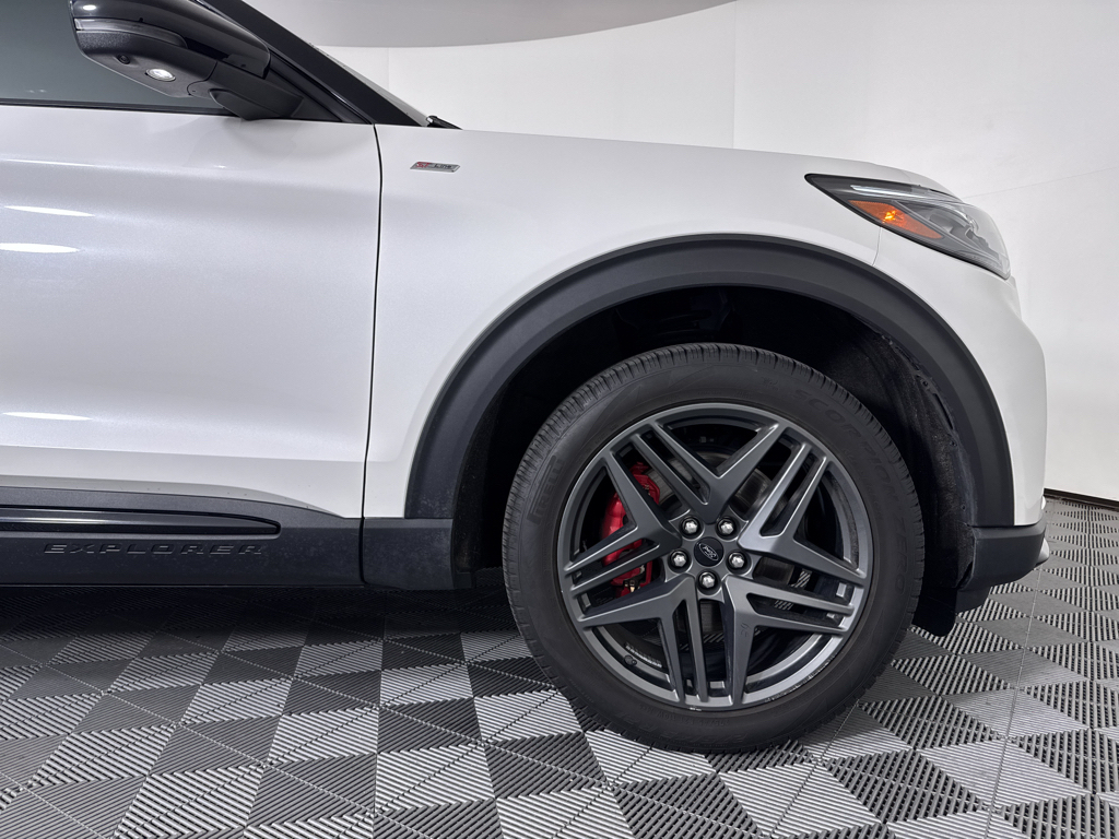 Used 2025 Ford Explorer - photo 21