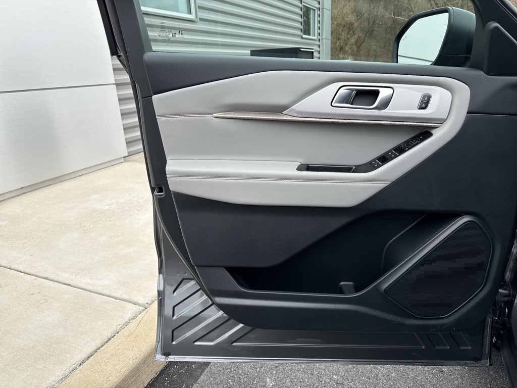 New 2026 Ford Explorer - photo 8