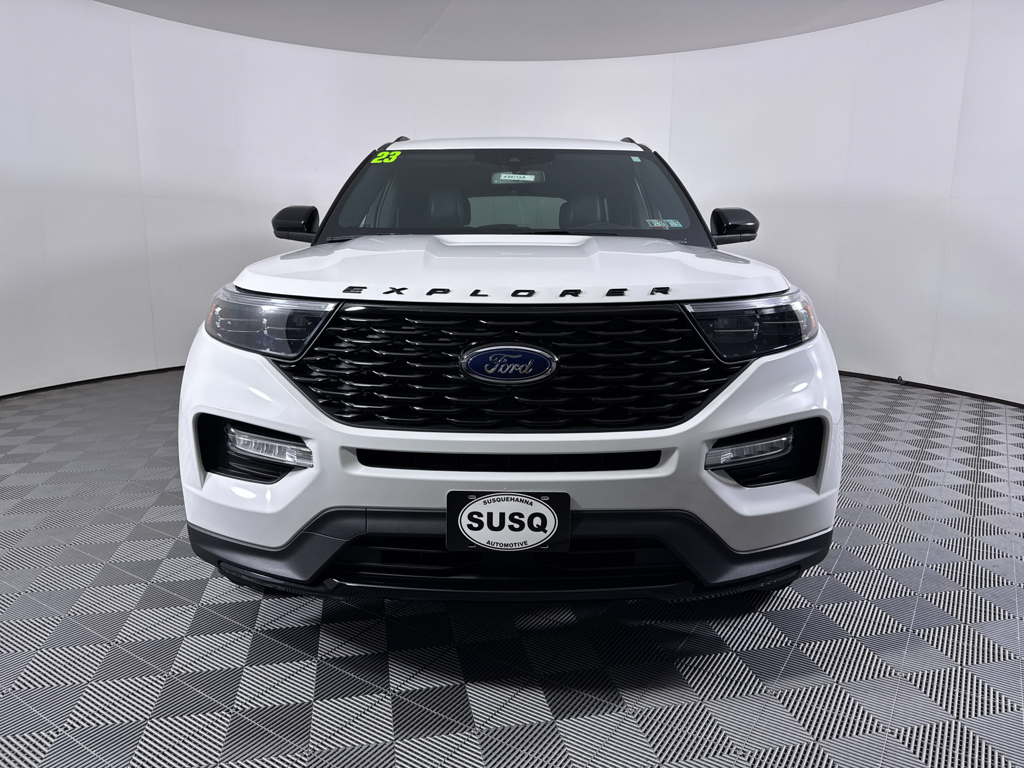 Used 2023 Ford Explorer - photo 2