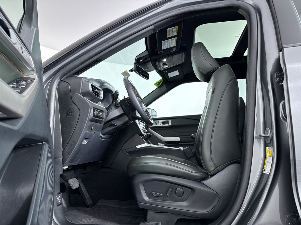 Used 2023 Ford Explorer - photo 6