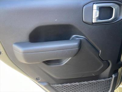 Used 2025 Jeep Gladiator - photo 1