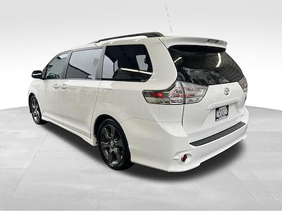 Used 2015 Toyota Sienna - photo 1