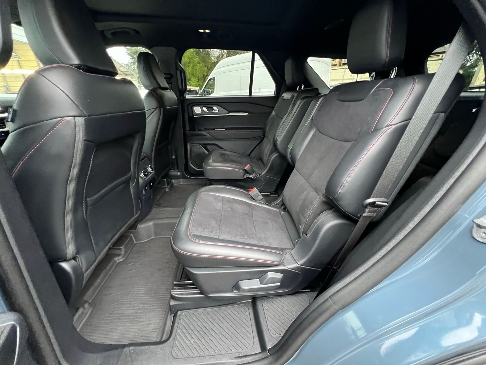 Used 2025 Ford Explorer - photo 22