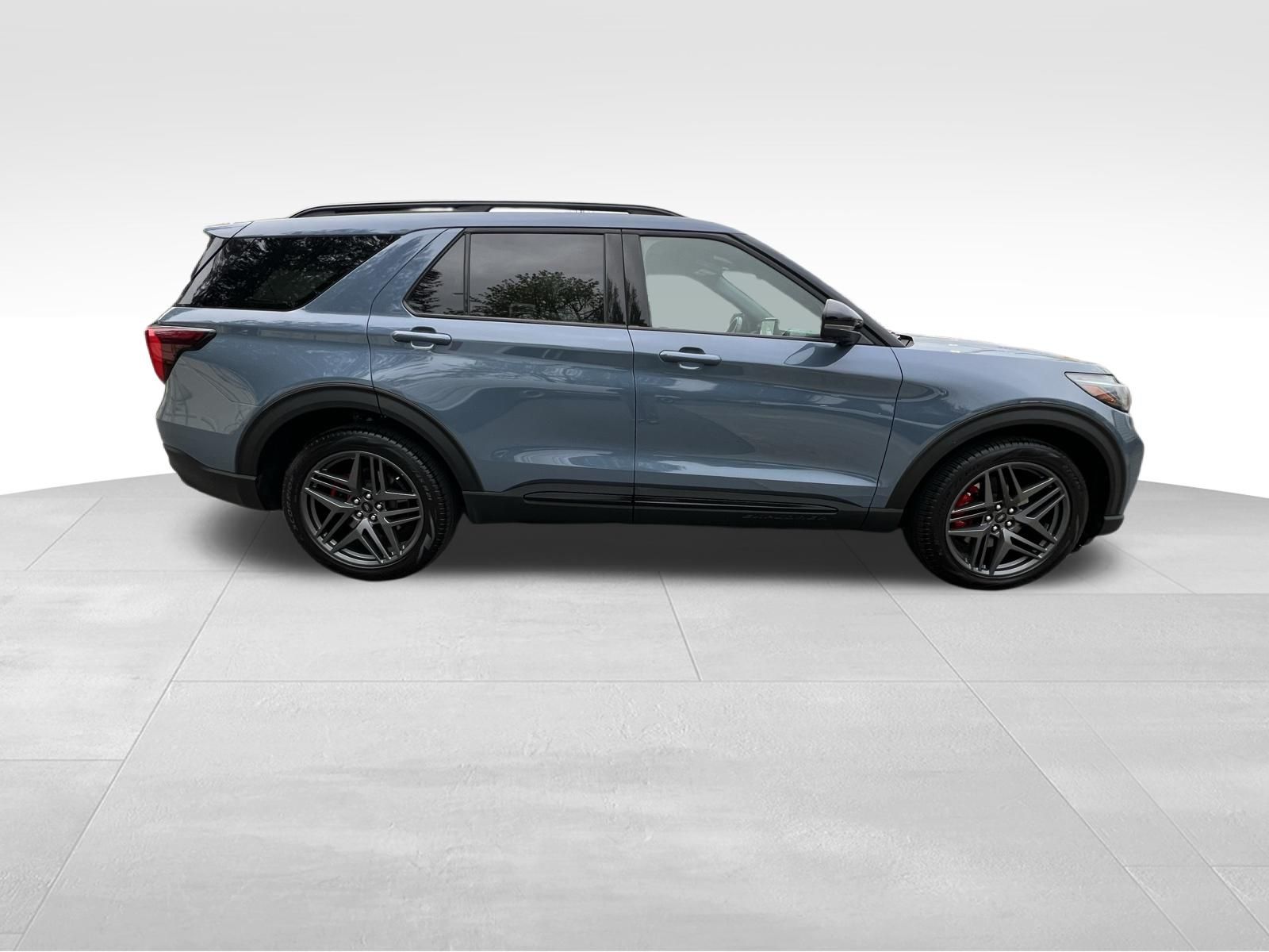 Used 2025 Ford Explorer - photo 7